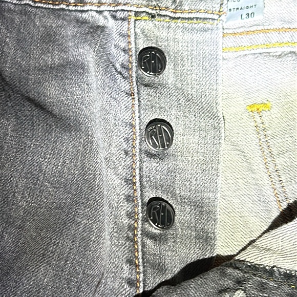 VINTAGE RARE VHTF UNISEX LEVI’S RED BUTTON FLY MENS size 36x30 REDLINE SELVAGE - Picture 11 of 16